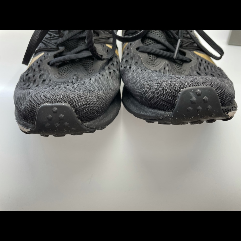 Nike Women’s Zoom Winflo 5 BV1253-001 Black Gold Running Shoes Lace Up Size 9 - Picture 5 of 8